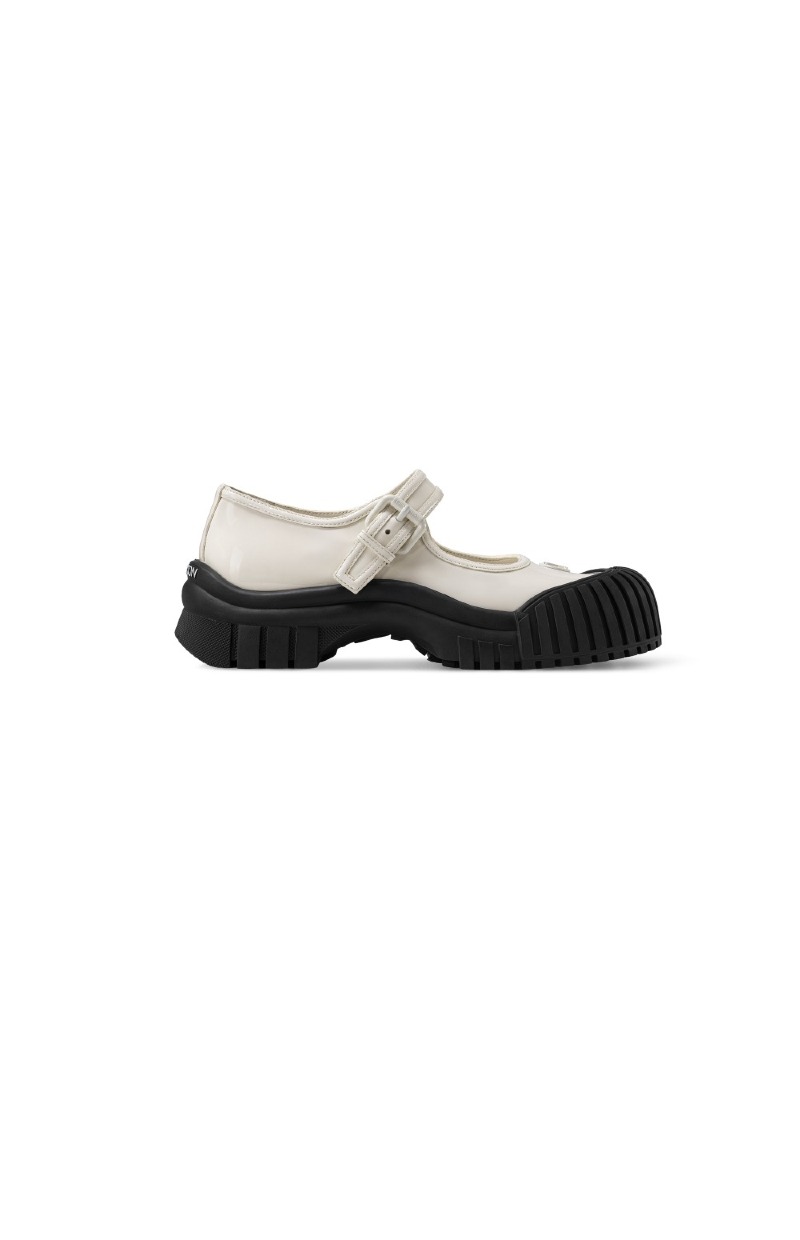 shoes2798.jpg