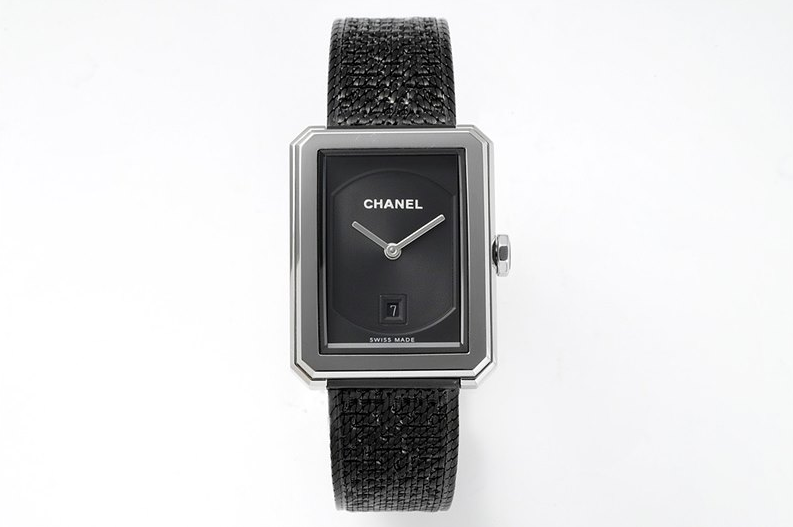 [CHANEL-샤넬]  보이프렌드 27.9mm 쿼츠