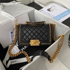 [CHANEL-샤넬]  스몰 보이백