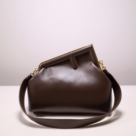 [FENDI-펜디] 퍼스트 숄더백 미듐