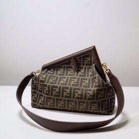 [FENDI-펜디] 퍼스트 숄더백 미듐