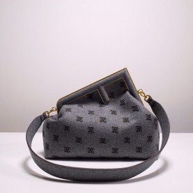 [FENDI-펜디] 퍼스트 숄더백 미듐