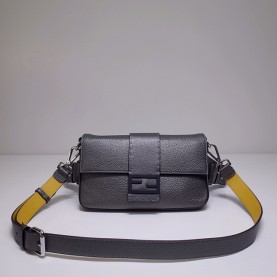 [FENDI-펜디] 바게트백 미듐