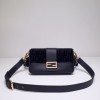 [FENDI-펜디] 바게트백 미듐