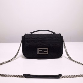 [FENDI-펜디] 바게트 체인 미디움