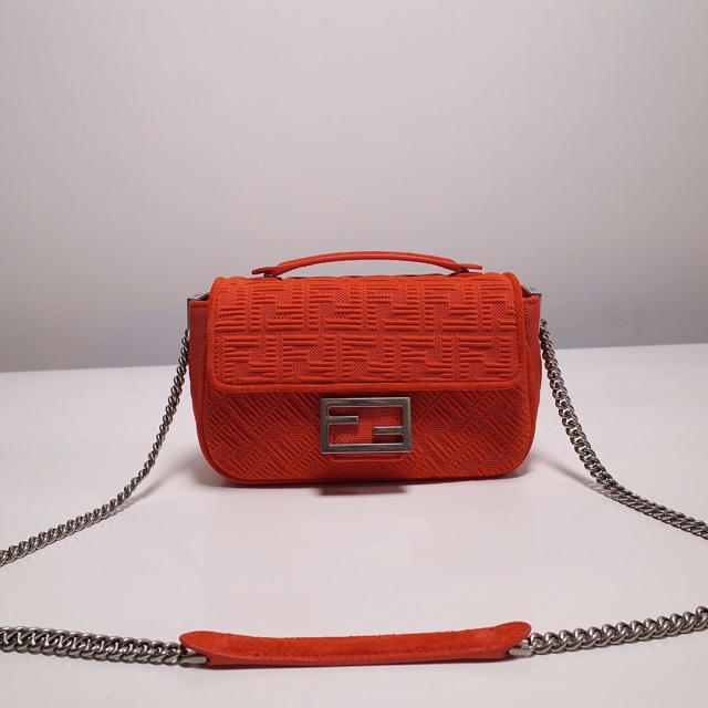 [FENDI-펜디] 바게트 체인 미디움