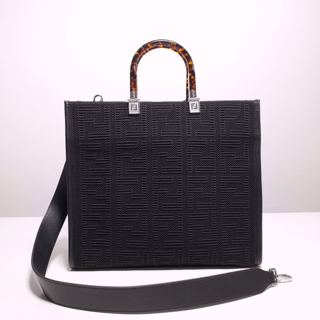 [FENDI-펜디] 선샤인 쇼퍼백 미듐