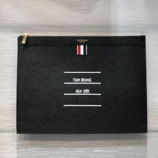 [THOM BROWNE-톰브라운] 캐비어 클러치 미듐