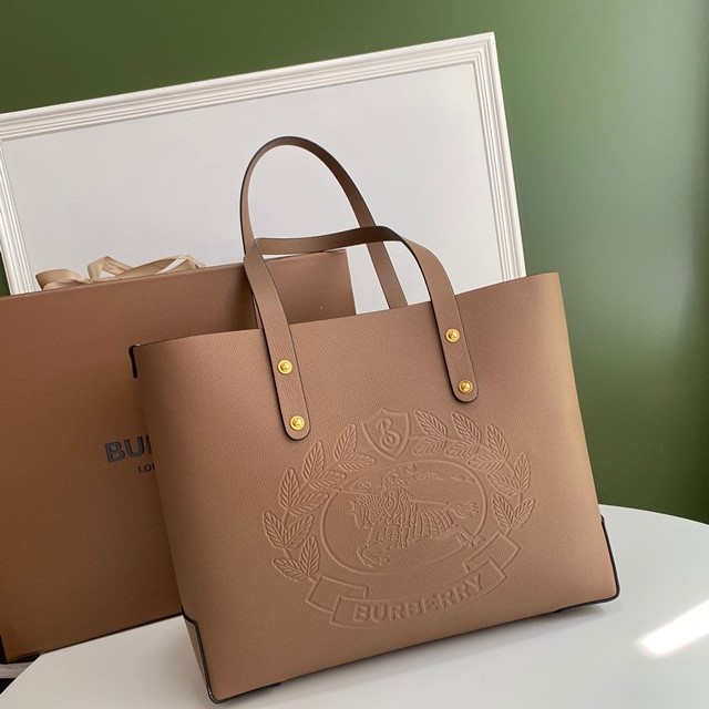 [BURBERRY-버버리] 크레스트 미듐 토트백
