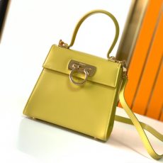 [FERRAGAMO-페레가모] 아이코닉 탑핸들백 스몰