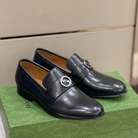 구찌 GUCCI 남성 인터로킹 G 로퍼