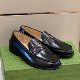 구찌 GUCCI 남성 인터로킹 G로퍼
