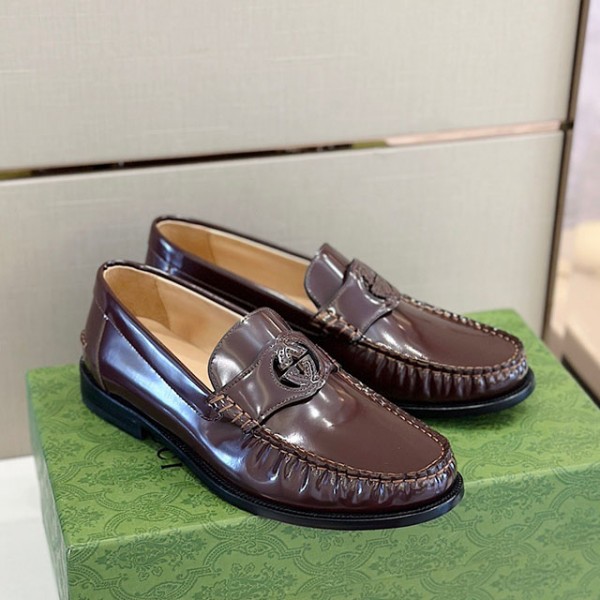 구찌 GUCCI 남성 인터로킹 로퍼