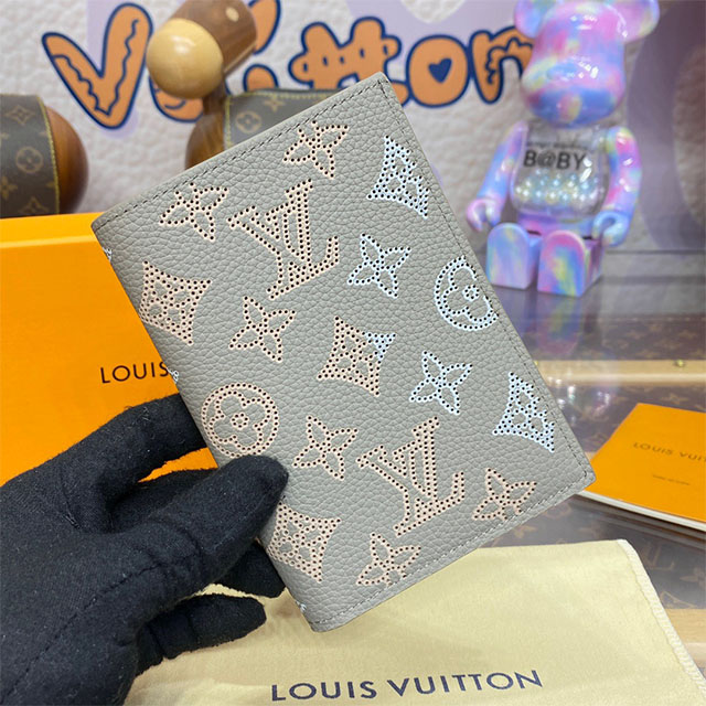 [LOUIS VUITTON-루이비통] 여권지갑