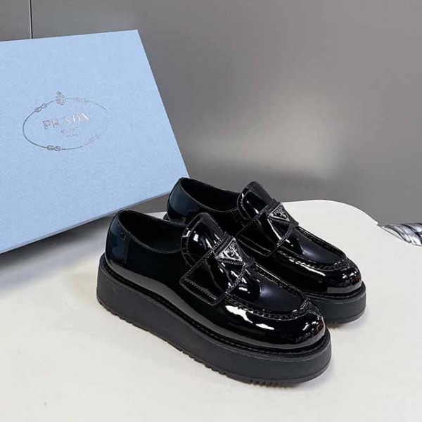프라다 PRADA 여성 로퍼 클리퍼