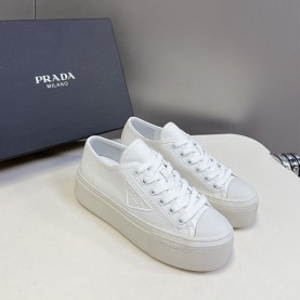 프라다 PRADA 여성 스니커즈
