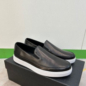 프라다 PRADA 남성 슬립온