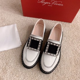 로저비비에 ROGER VIVIER 여성 로퍼