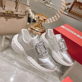 로저비비에 ROGER VIVIER 여성 버클 스니커즈
