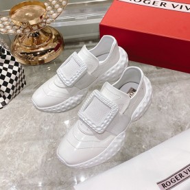 로저비비에 ROGER VIVIER 여성 버클 스니커즈