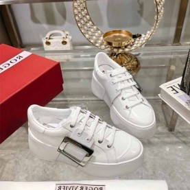 로저비비에 ROGER VIVIER 여성 스니커즈
