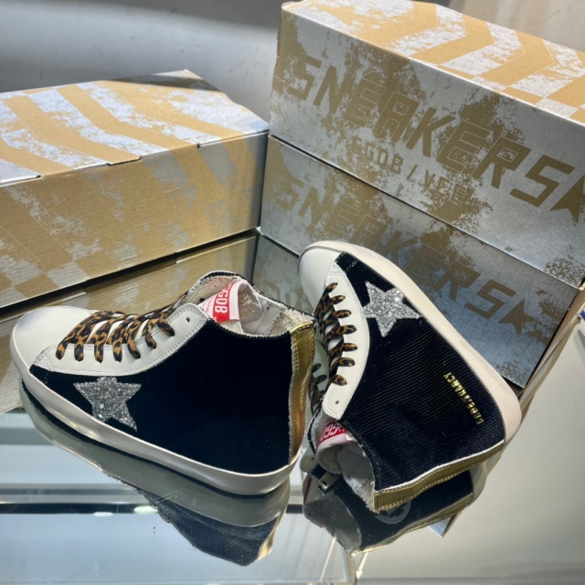 골든구스 GOLDEN GOOSE 남여공용 스니커즈