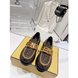 펜디 FENDI 여성 로퍼