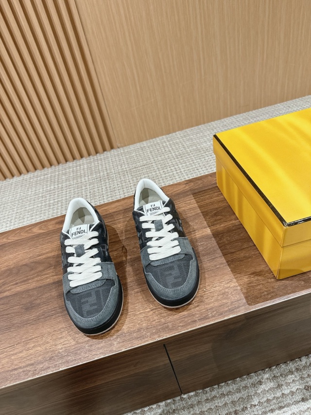 펜디 FENDI 남여공용 스니커즈