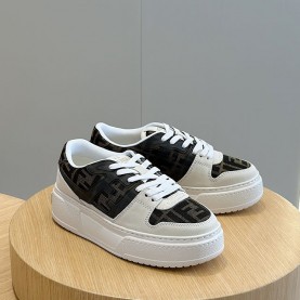 펜디 FENDI 남여공용 스니커즈