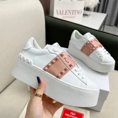 발렌티노 VALENTINO 여성 락스터드 플랫폼 스니커즈