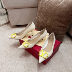 발렌티노 VALENTINO 여성 V-RING 펌프스
