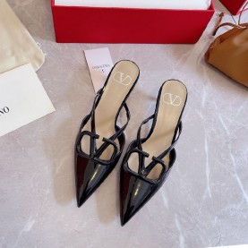 발렌티노 VALENTINO 여성 시그니처 V-RING 뮬 힐