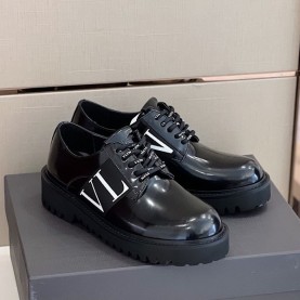 발렌티노 VALENTINO 남성 더비 클리퍼슈즈