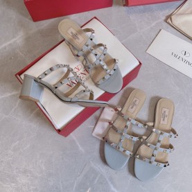 발렌티노 VALENTINO 여성 락스터드 뮬 힐