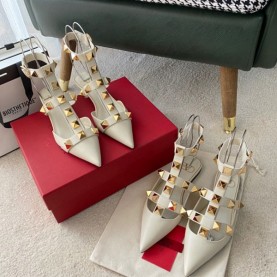 발렌티노 VALENTINO 로만 스터드 앵클렛 레더 슬링백
