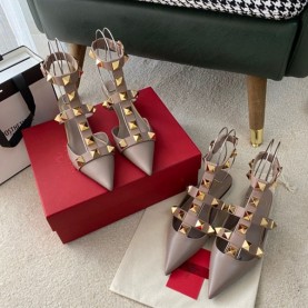 발렌티노 VALENTINO 로만 스터드 앵클렛 레더 슬링백