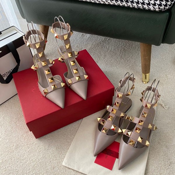 발렌티노 VALENTINO 로만 스터드 앵클렛 레더 슬링백