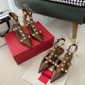발렌티노 VALENTINO 로만 스터드 앵클렛 레더 슬링백