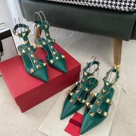 발렌티노 VALENTINO 로만 스터드 앵클렛 레더 슬링백