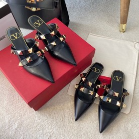 발렌티노 VALENTINO 로만 스터드 뮬 힐