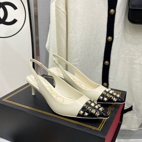 발렌티노 VALENTINO 락스터드 슬링백