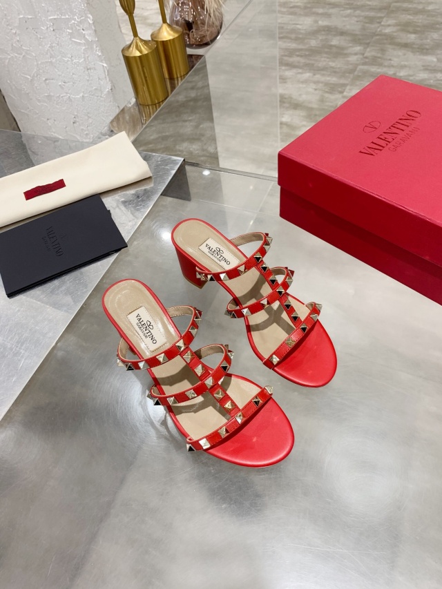 발렌티노 VALENTINO 락스터드 뮬 힐