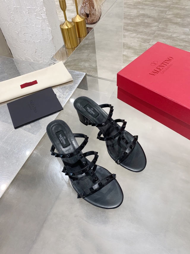 발렌티노 VALENTINO 락스터드 물 힐