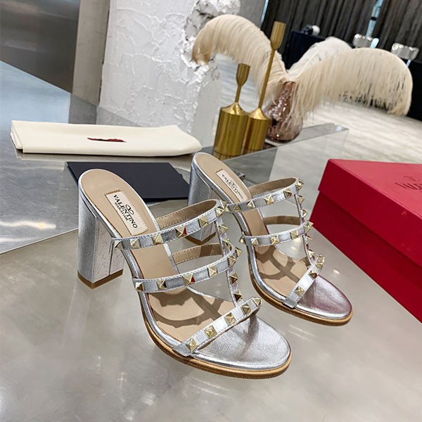 발렌티노 VALENTINO 락 스터드  뮬 힐