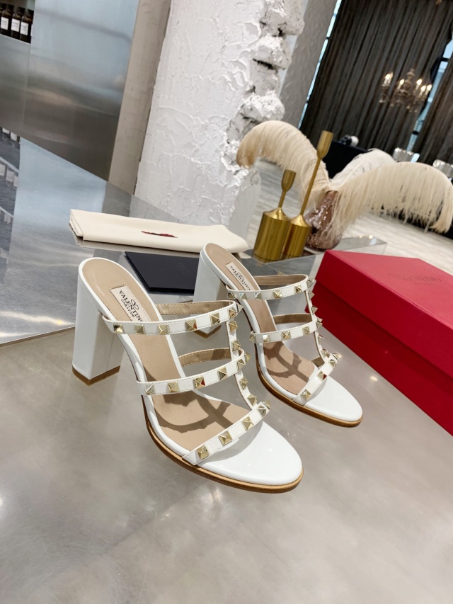 발렌티노 VALENTINO 락 스터드  뮬 힐