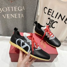 발렌티노 VALENTINO 여성  크로마톤 펀칭 나파 스니커즈