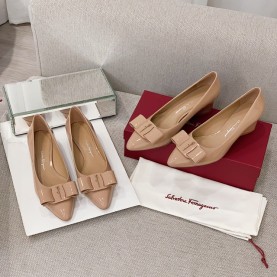 페레가모 FERRAGAMO 여성 비바 펌프스