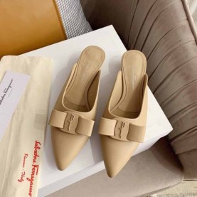 페레가모 FERRAGAMO 여성 비바 뮬 슬리퍼