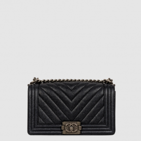 [CHANEL-샤넬] 쉐브론 보이백 캐비어 미디움