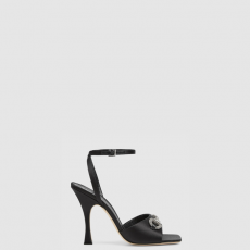 [GUCCI-구찌] 크리스탈 호스빗 장식이 있는 샌들 834344